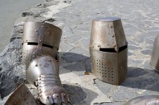 Inhalt der Waffenkammer in der Burgruine Greifenstein