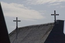 Kreuze auf der Kirche in Greifenstein